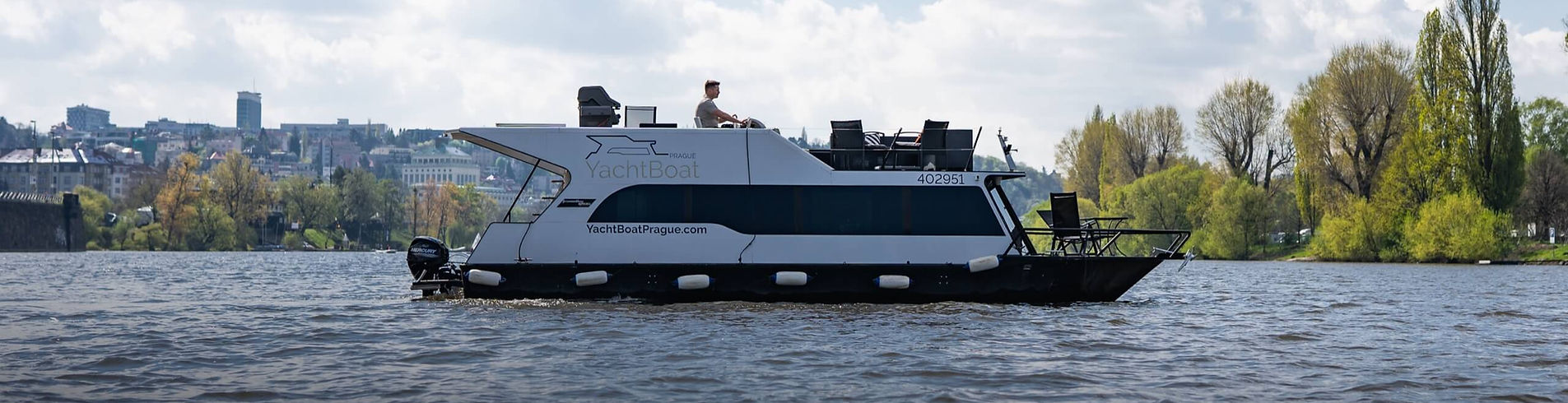Private Houseboat Cruise Prague